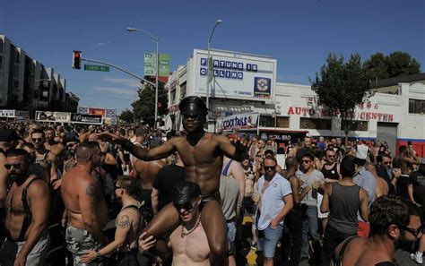 cfnm folsom|Public Stage CFNM Femdom at Folsom Street Fair